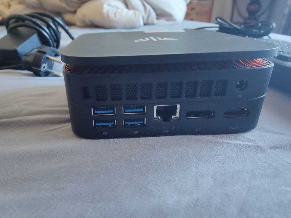 Mini PC Gaming NiPoGi P1 - AMD Ryzen Pro 7330U (4C/8T) | 16GB RAM + 256GB SSD