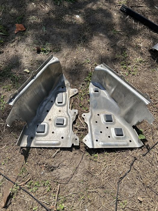 Chevrolet corvette c8 osłona zbiornika paliwa lewa prawa