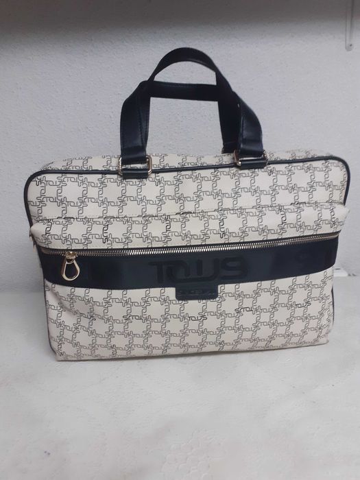 Mala senhora da Tous