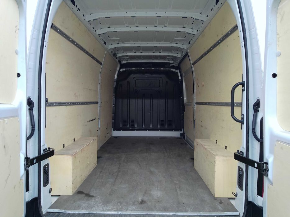 Wynajem busa/Renault Master/ Rok produkcji 2021/ 3 osobowy/L3H2/dCI/