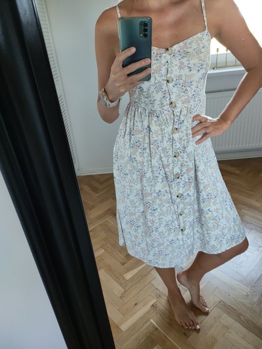 Sukienka na ramiączkach