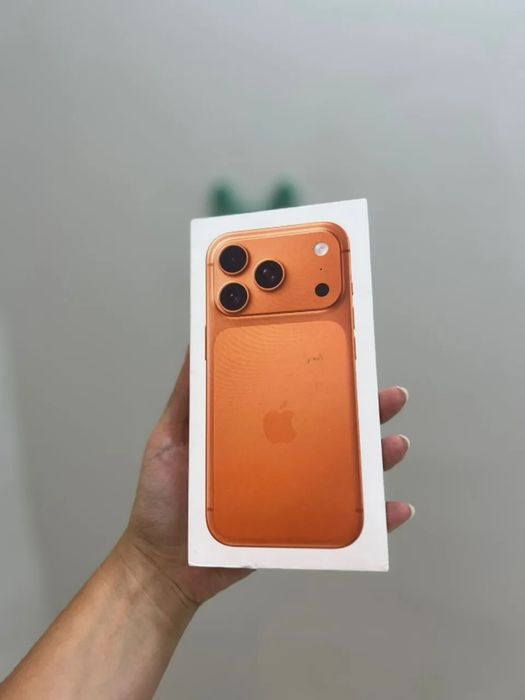 Iphone 17 pro max 512Gb laranja livre com fatura nacional .