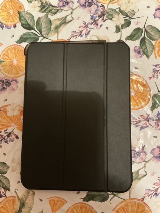 Продам чехол—книжка на ipad 11 A16 2025
