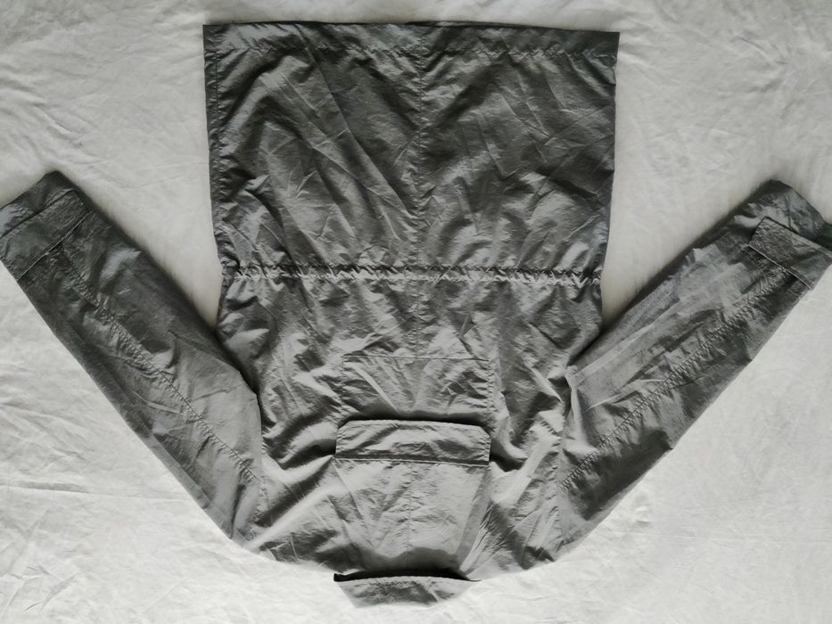 Жіноча куртка вітровка Apriori