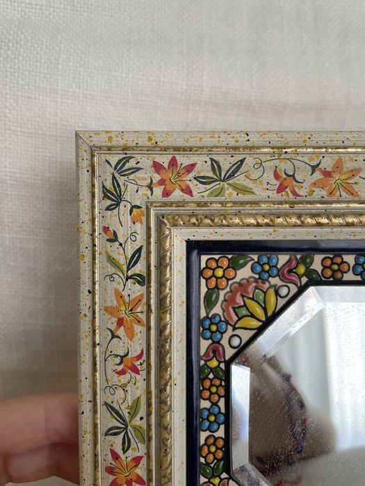 Moldura pequena com espelho