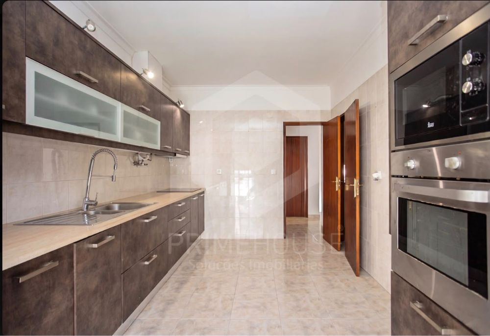 5 Quartos Disponíveis - Quinta do Conde, Sesimbra - Casa Mista - Tudo Incluído