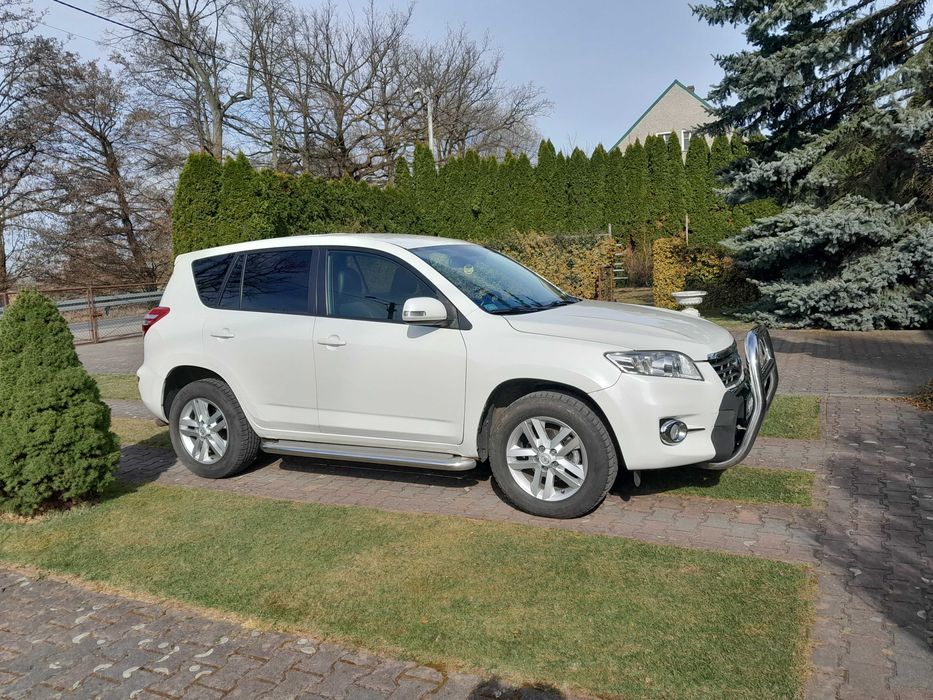 toyota RAV4 2010r silnik 2,0 benzyna pierwsza rejestracja 2011r 4x4
