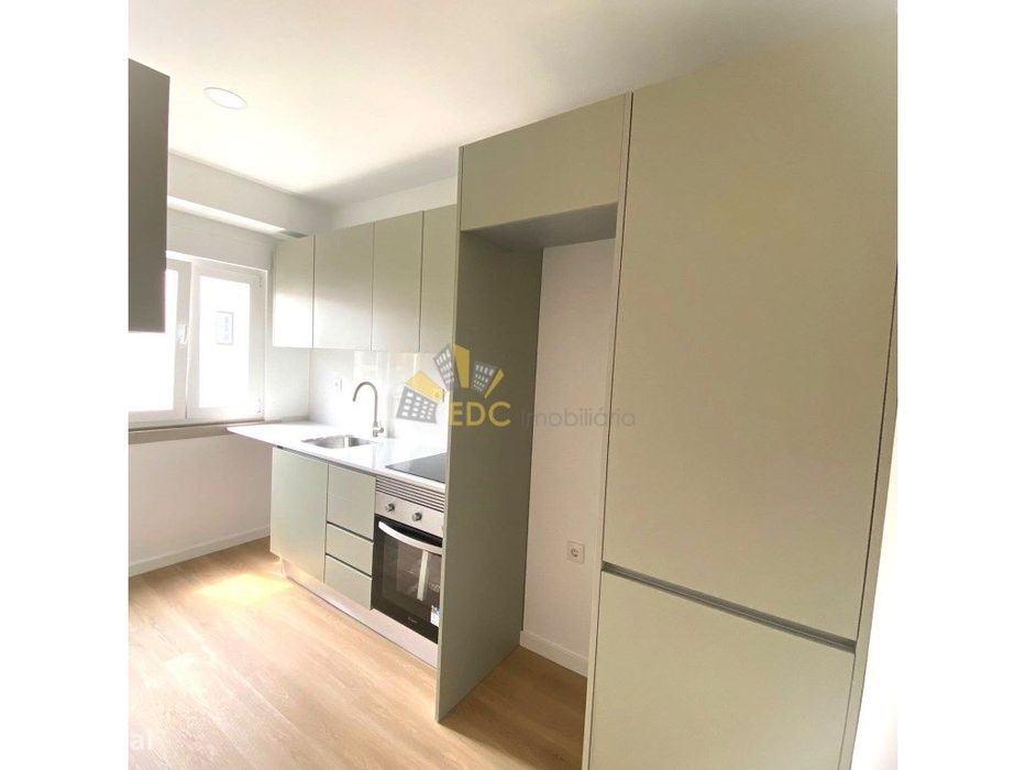 Para arrendamento | Apartamento T2 | Totalmente Remodelado | Locali...