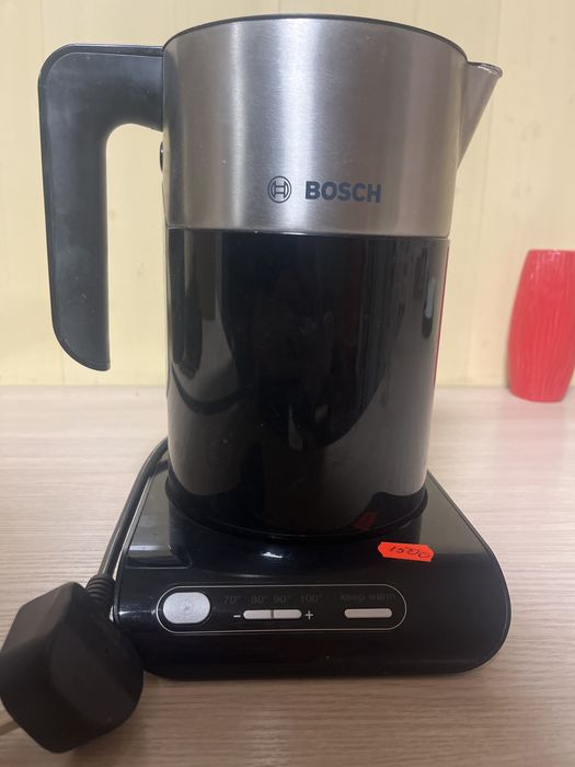 Електрочайник  Bosch TWK8613P  з ікнкцією температурний контроль