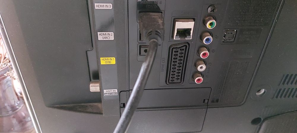 Телевізор Samsung UE32F6400AW