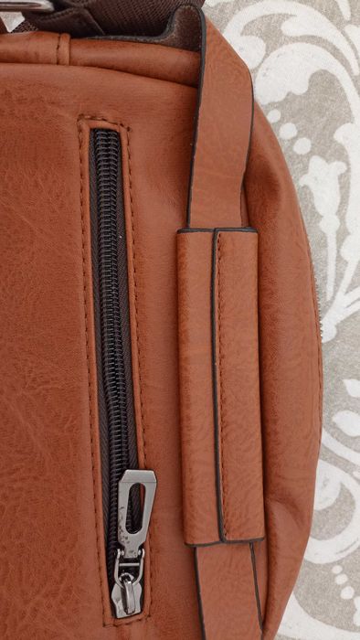 Bolsa unisex pequena em bom estado