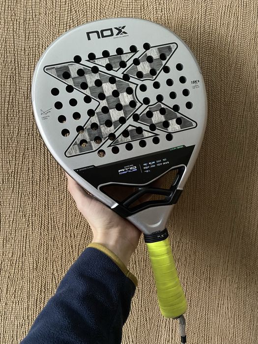 Професійна ракетка для паделу NOX AT10 Genius Tapia 18k carbon