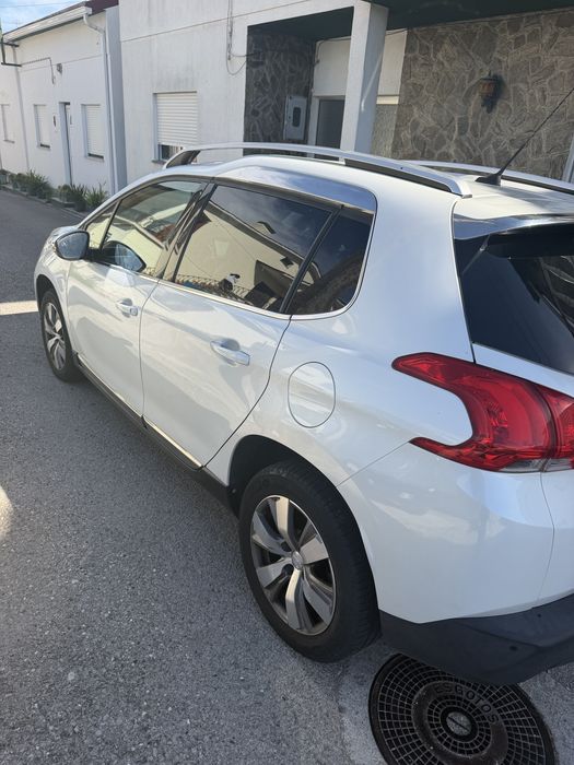 Vendo Peugeot 2008 1.2 VTI Allure. 102000 2015 foto 3