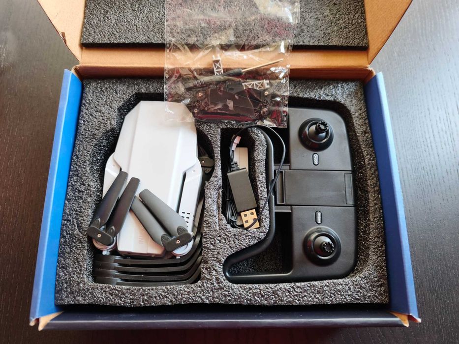 Drone com comando e vários extras