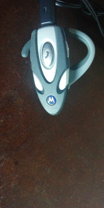 Motorola Bluetooth Earpiece64738338742657121