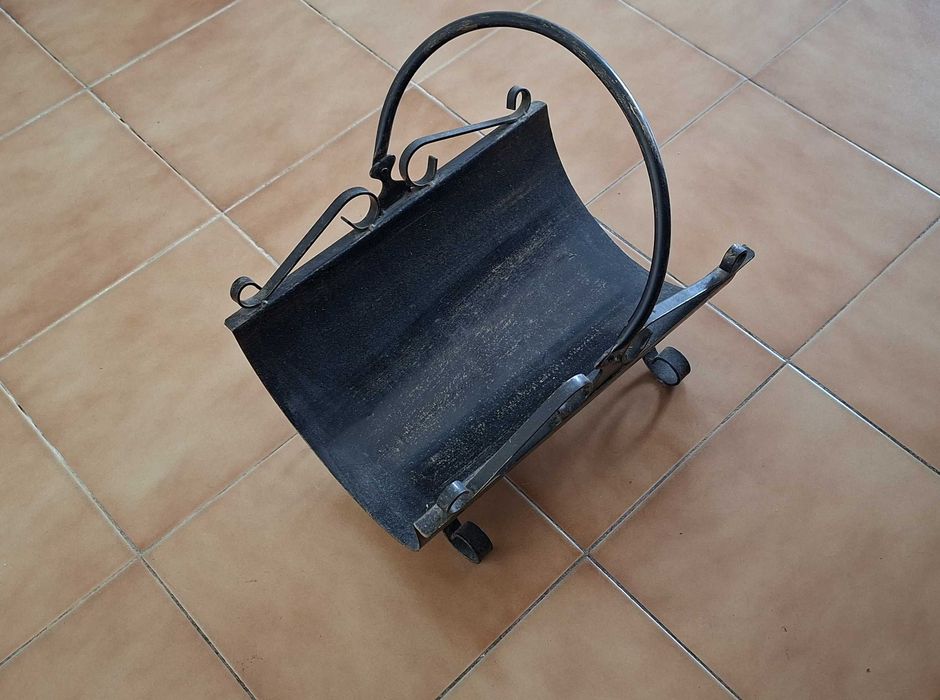 Cesto de metal para lenha, vintage, como novo