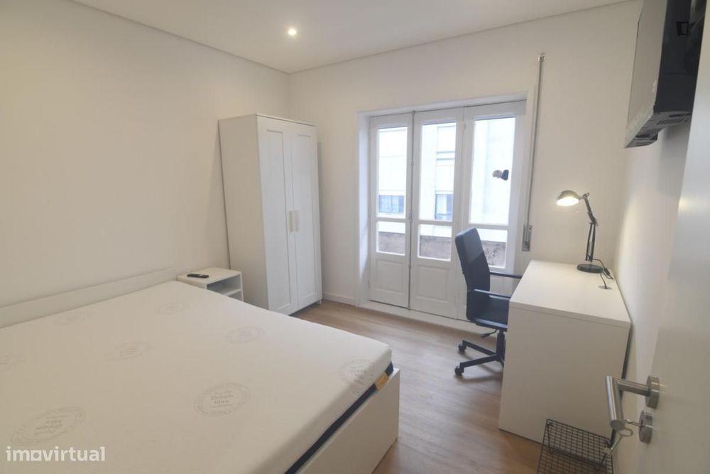 Quarto - localizado em Mafamude Porto