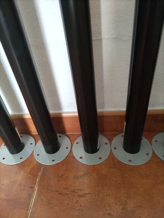 Pernas reguláveis Ikea