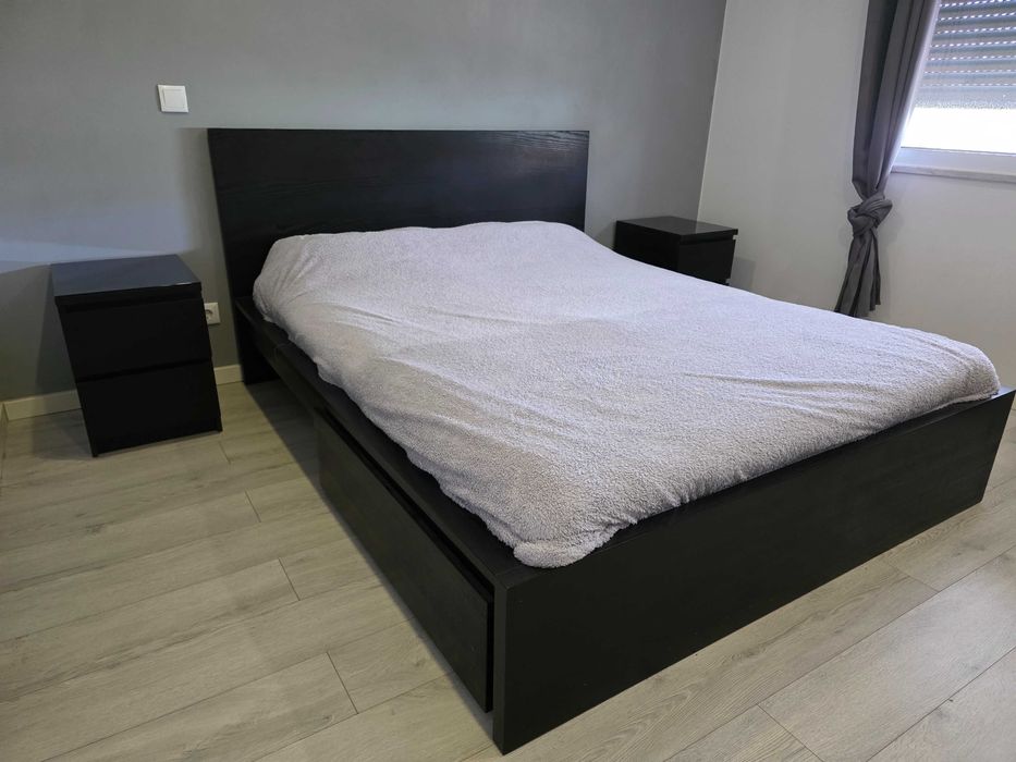 Cama MALM preta 160x200 cm