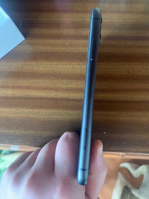 Продам Iphone 11 64gb чорний