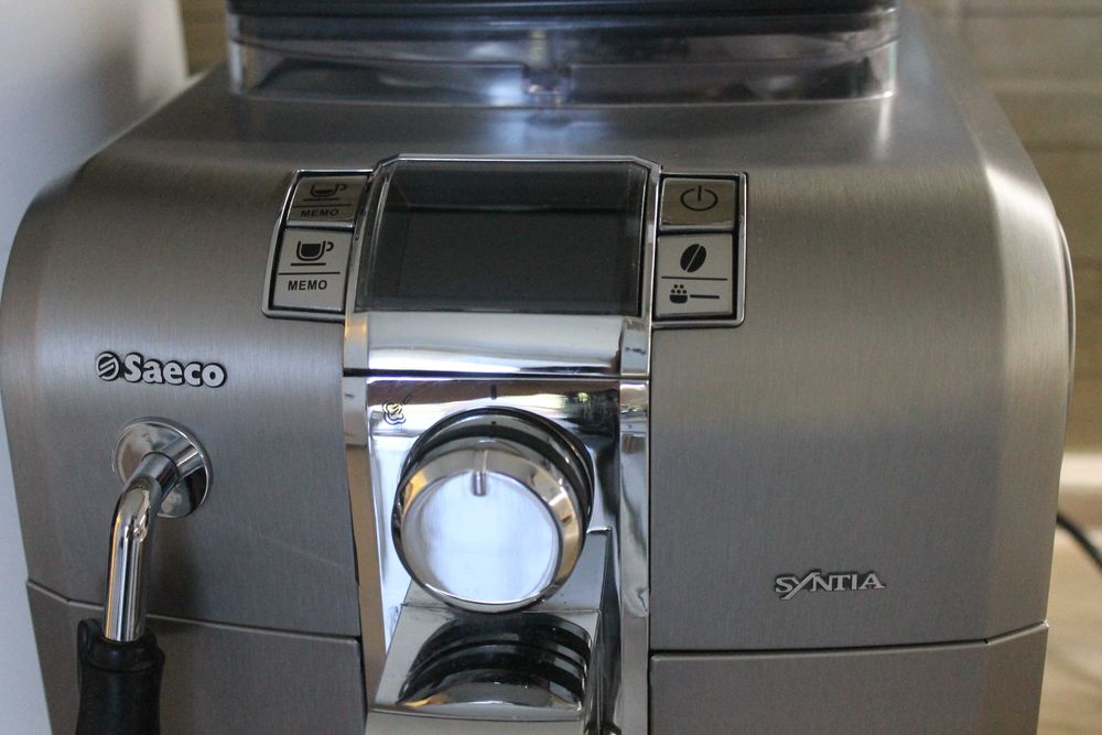 Кавомашина Saeco Syntia. Кофемашина Саеко. Кавомашина Саєко