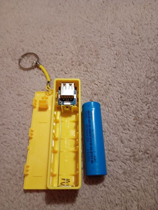 Міні павербанк під акумулятор