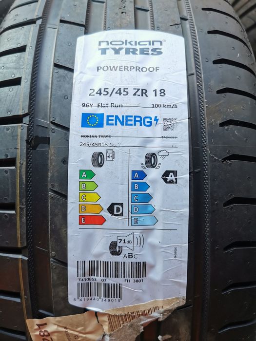 245 45 ZR 18 96Y Run flat Nokian powerproof