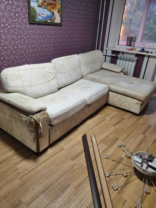 Диван угловой  б/у.