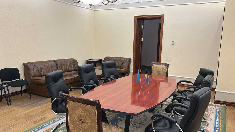 Аренда офиса с мебелью, электричество не выключают. Без%