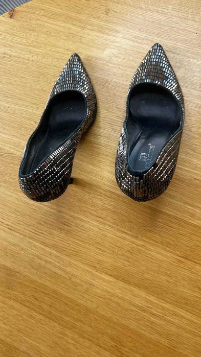 Luksusowe błyszczące buty