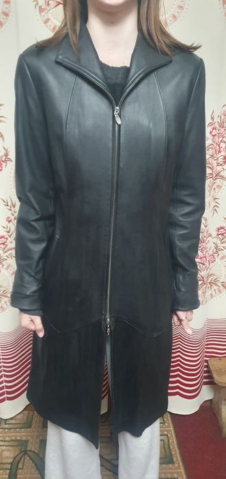 Плащ (куртка) шкіряна весна-літо-осінь.
