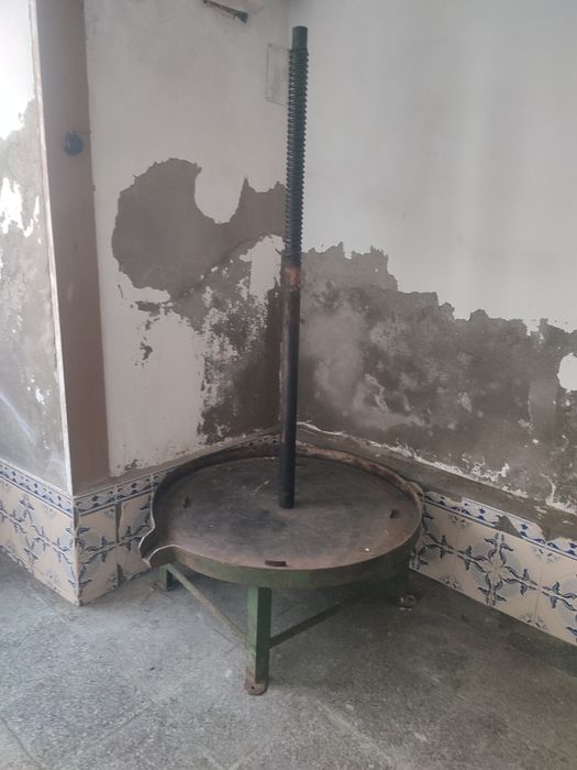 Prensa manual em bom estado