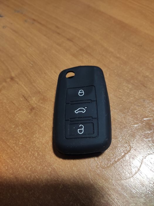 MERCEDES та SKODA чохли сіліконовідля ключів