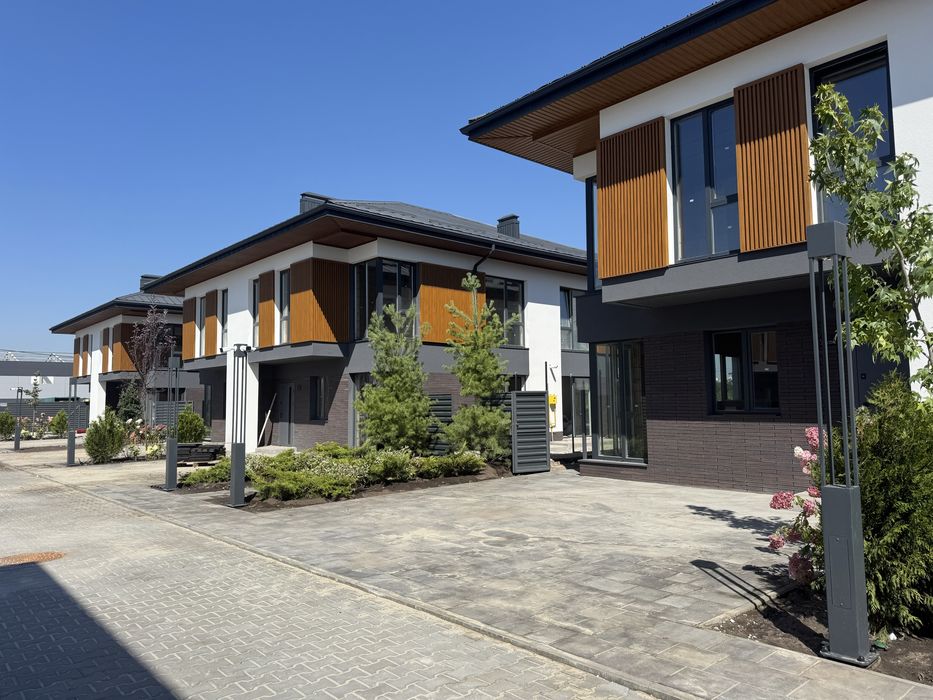 Петропавлівська Борщагівка КМ Garden Villadge  таун з ремонтом