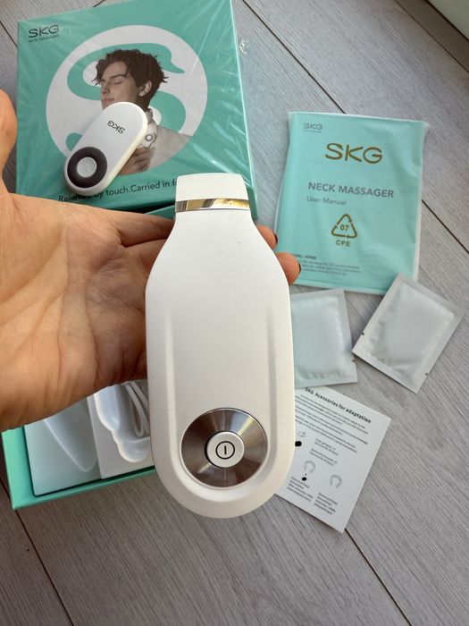 Массажер для шеи SKG 4098 white