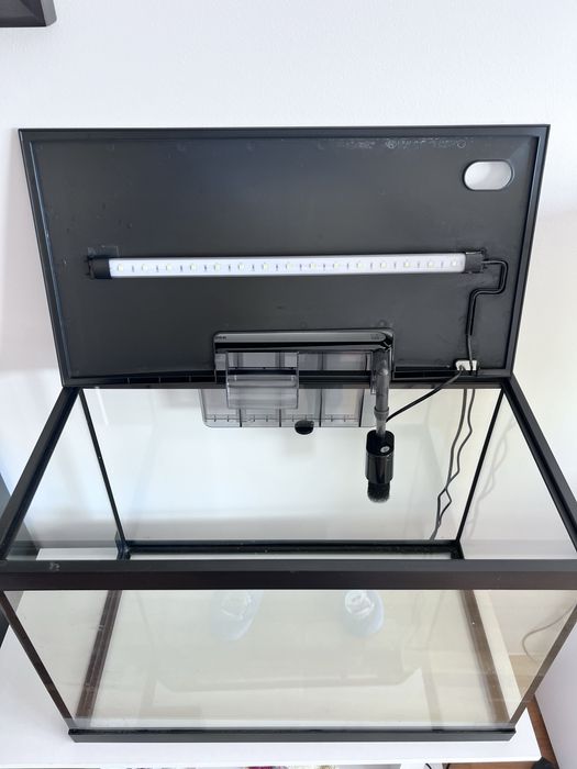 Aquário de 75 Lt MARINA , com filtro e luzes LED