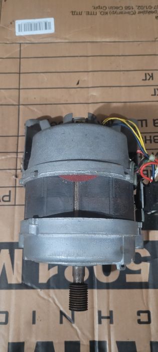 Електродвигун на стіралку.