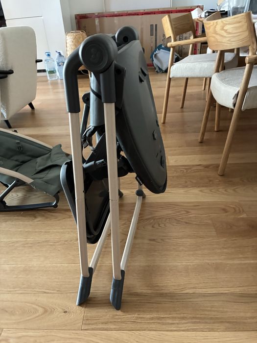 Vendo cadeira de alimentacao Maxi Cosi