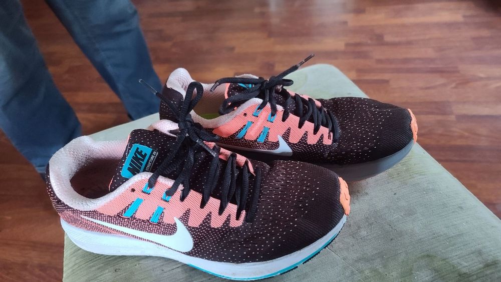Кроссовки Nike, р. 39-40