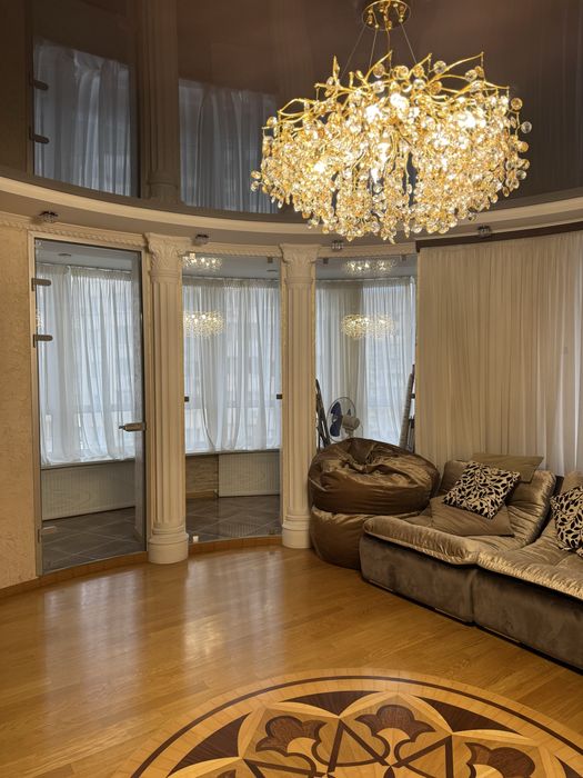 Сдам 4-х комнатную квартиру 150 м кв в кирпичном доме на ул. Тополевая