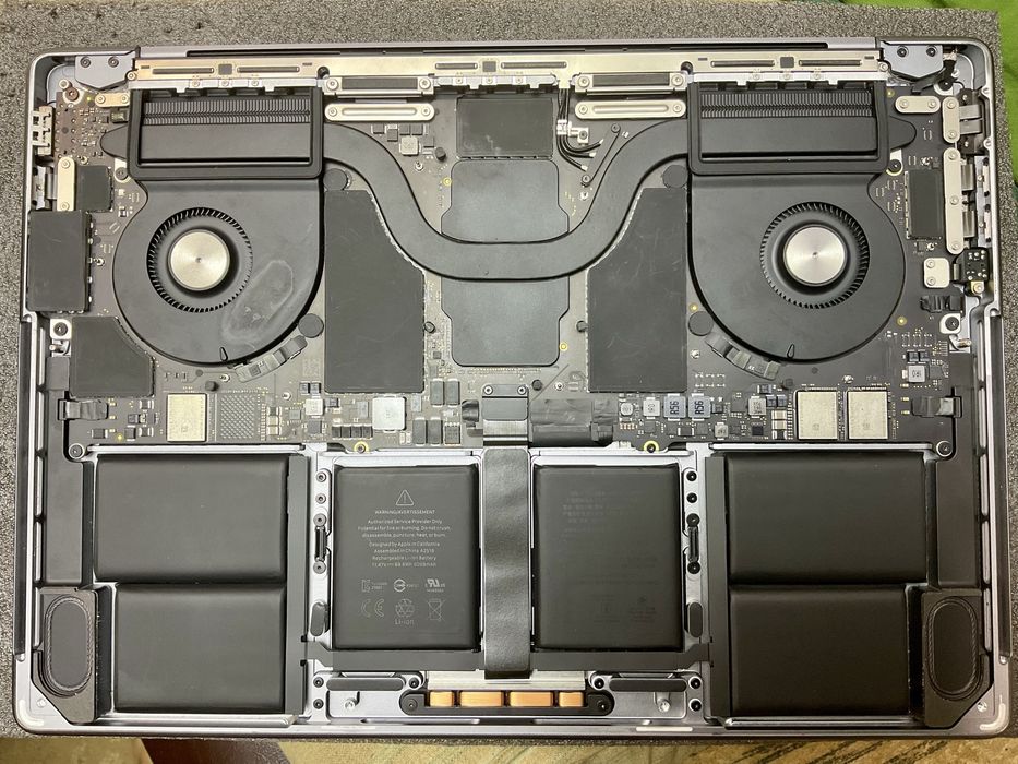 Материнська плата macbook 14 m1 pro a2442 16gb 2021