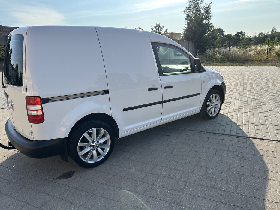 Vw caddy 1,6 tdi niski przebieg !!!