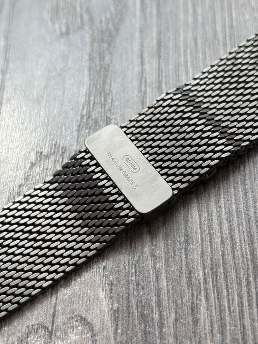 Ремінець Apple 49mm Black Titanium Milanese Loop - Medium
