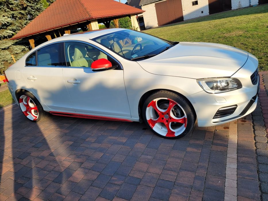 VOLVO S60 rok 2015 benzyna
