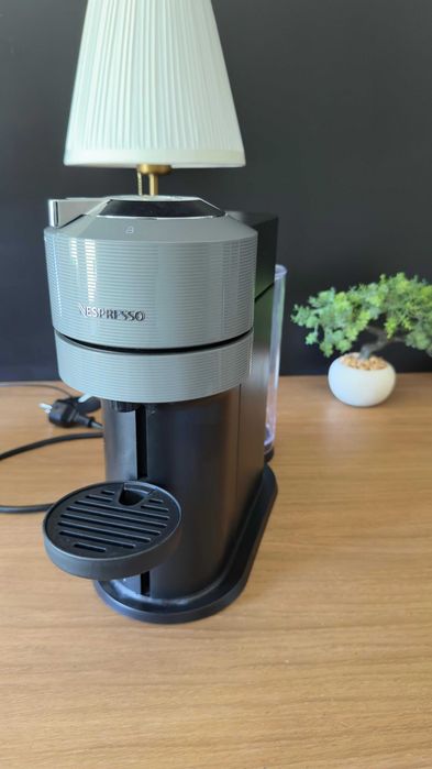 Pack Nespresso Completo – Máquina + Aeroccino + 257 cafés + suporte