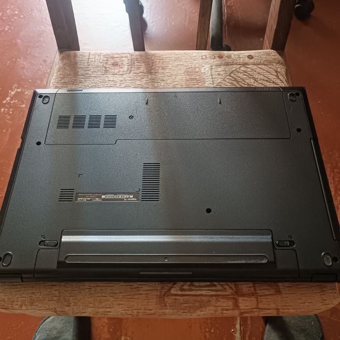 Ноутбук б/у Dell Inspiron 15 3878