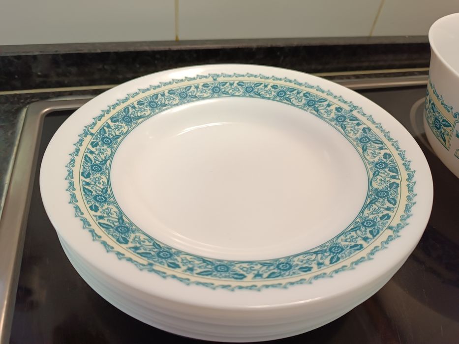 Serviço jantar como novo