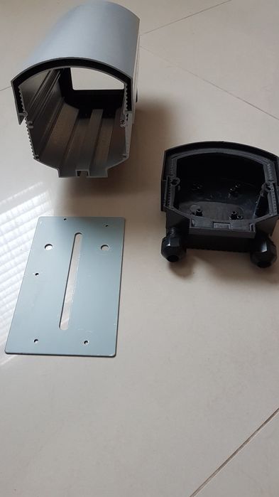 WH5 Caixa estanque para camera de vigilância .21×25 Novas