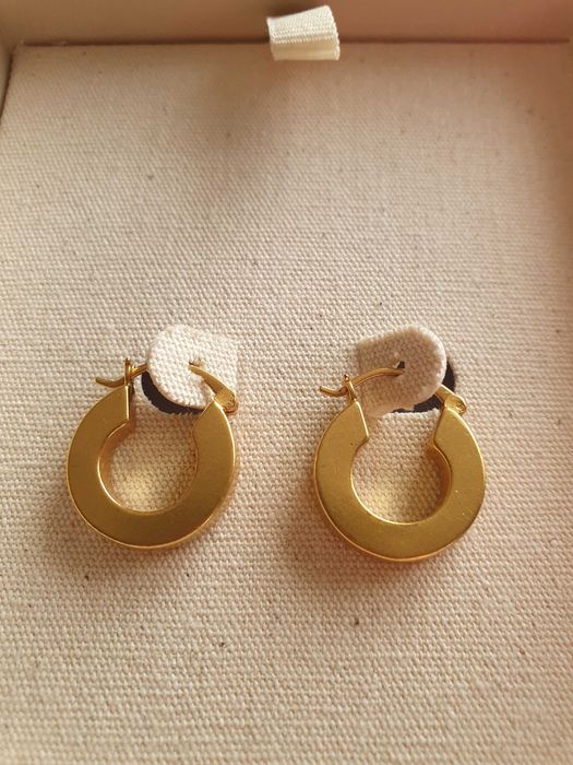 сережки від бренду Mango