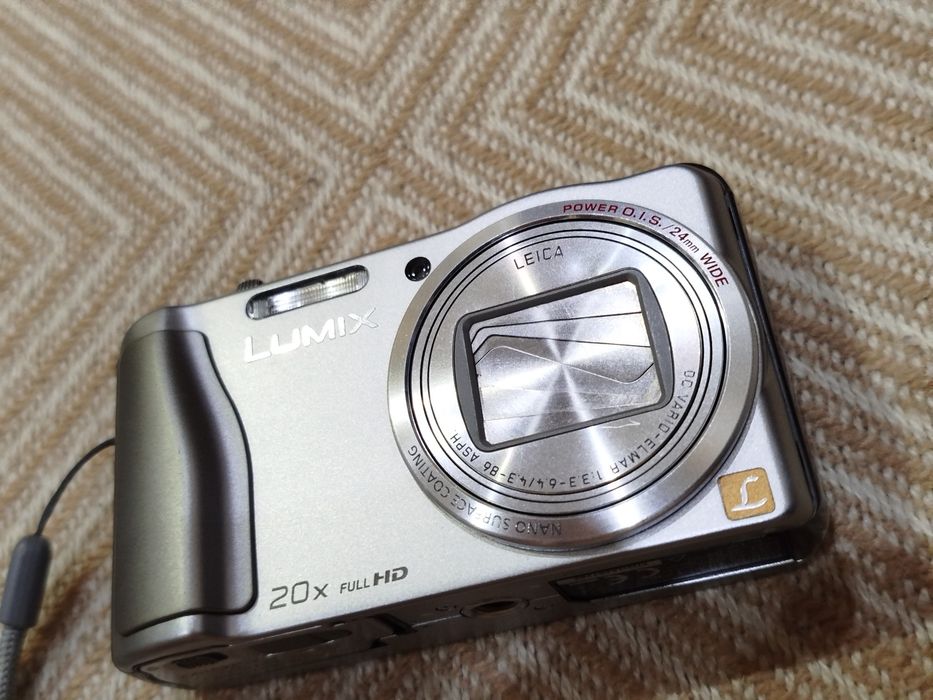 Легкий,компактний та зручний фотоапарат  Panasonic  Lumix TZ30